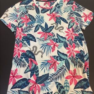 Hollister curved hem tee